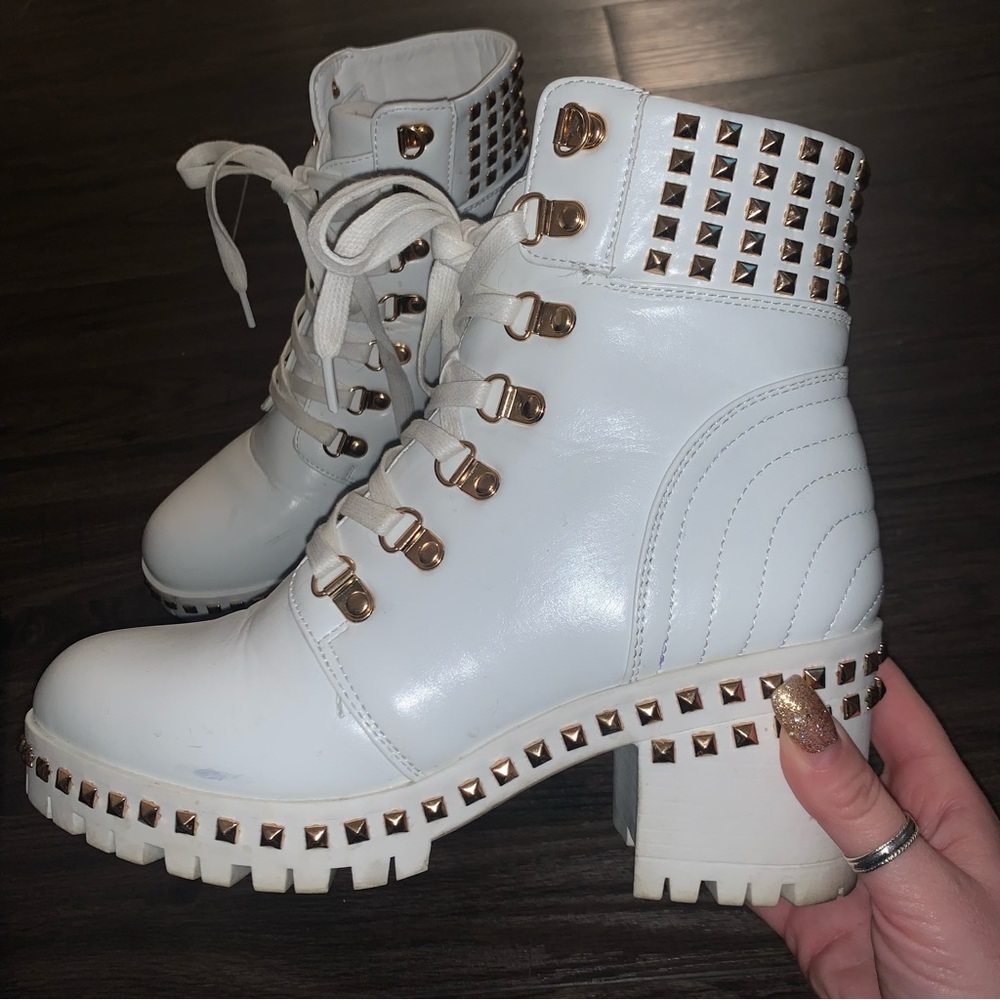 Cute gold detailing high top boots